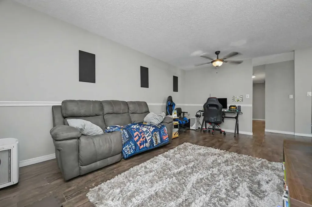 7208 99a Street Grande Prairie AB T8V 4Y4