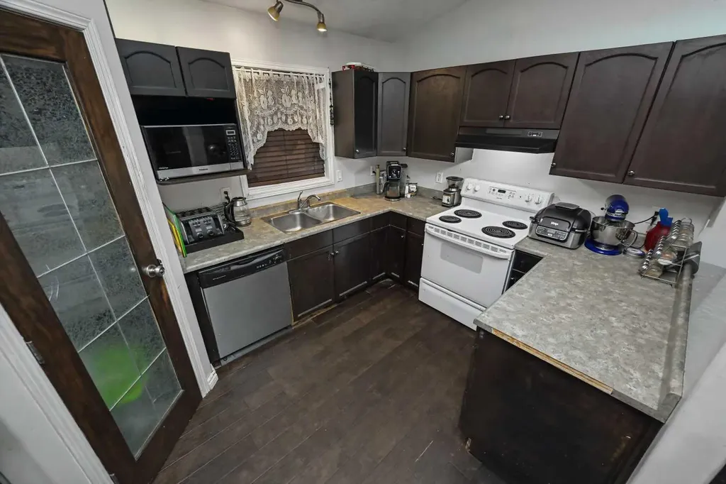 8 Pinnacle Way Grande Prairie AB T8W 2X6
