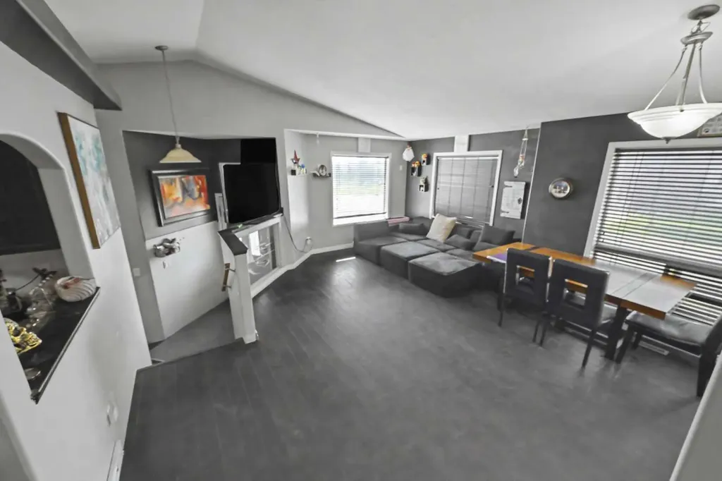8 Pinnacle Way Grande Prairie AB T8W 2X6