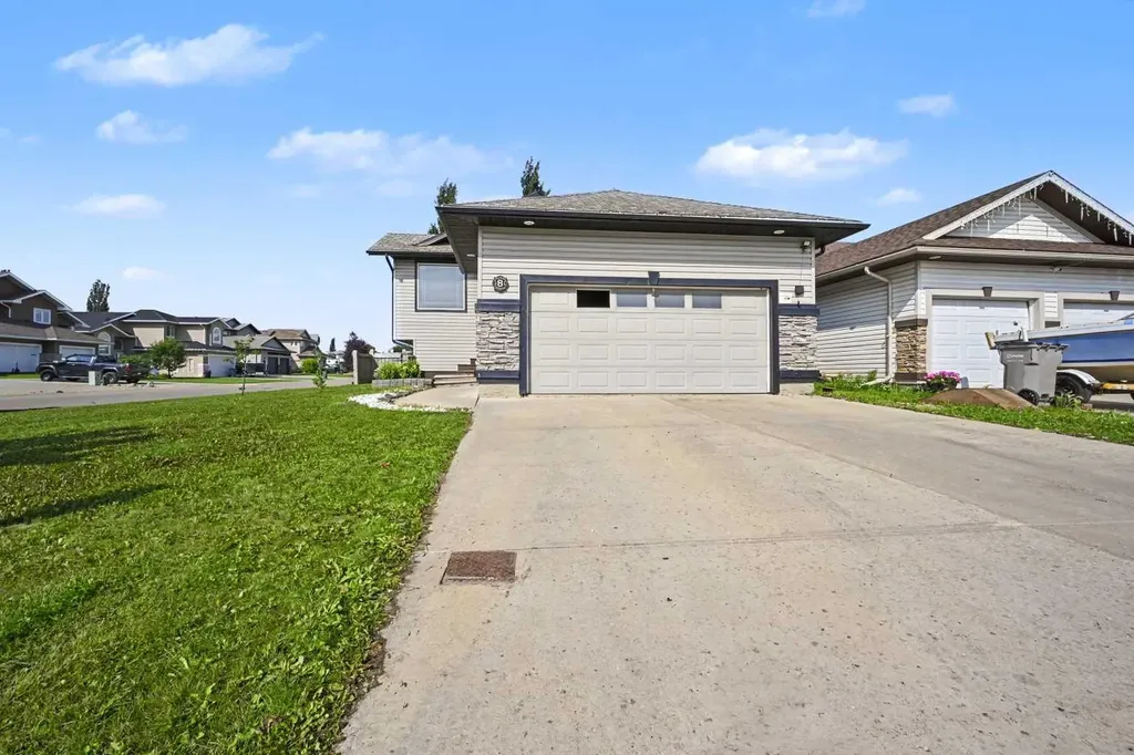 8 Pinnacle Way Grande Prairie AB T8W 2X6