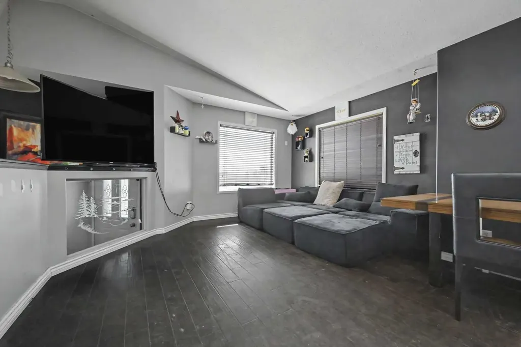 8 Pinnacle Way Grande Prairie AB T8W 2X6