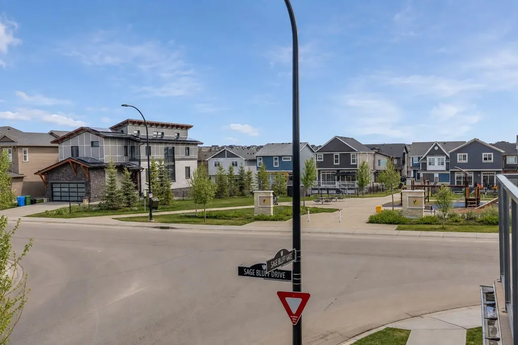 11 Sage Bluff Gate NW Calgary AB T3R 1T5
