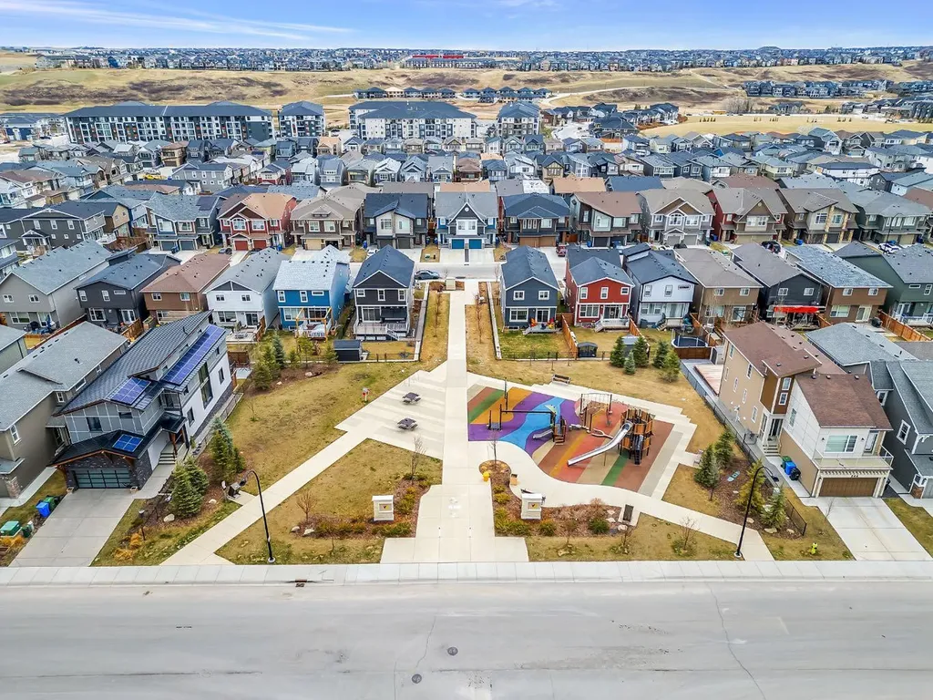 11 Sage Bluff Gate NW Calgary AB T3R 1T5
