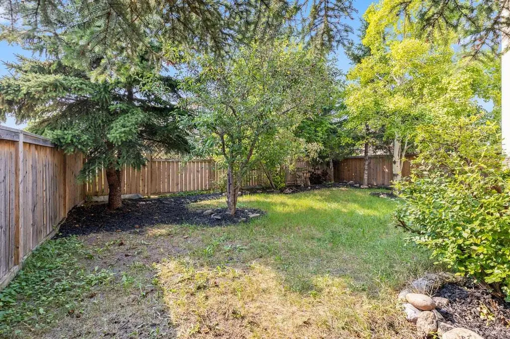 162 Millbank Hill SW Calgary AB T2Y2Z2
