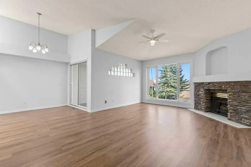 162 Millbank Hill SW Calgary AB T2Y2Z2