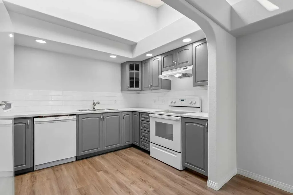 162 Millbank Hill SW Calgary AB T2Y2Z2