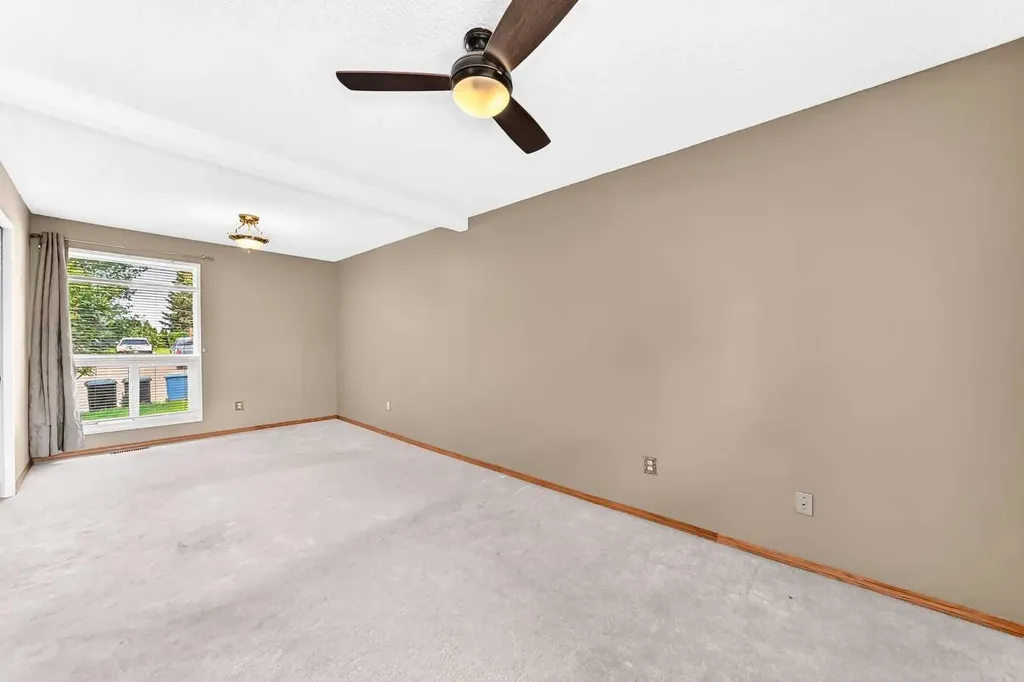 336 Rundlehill Drive NE Calgary AB T1Y2Y2