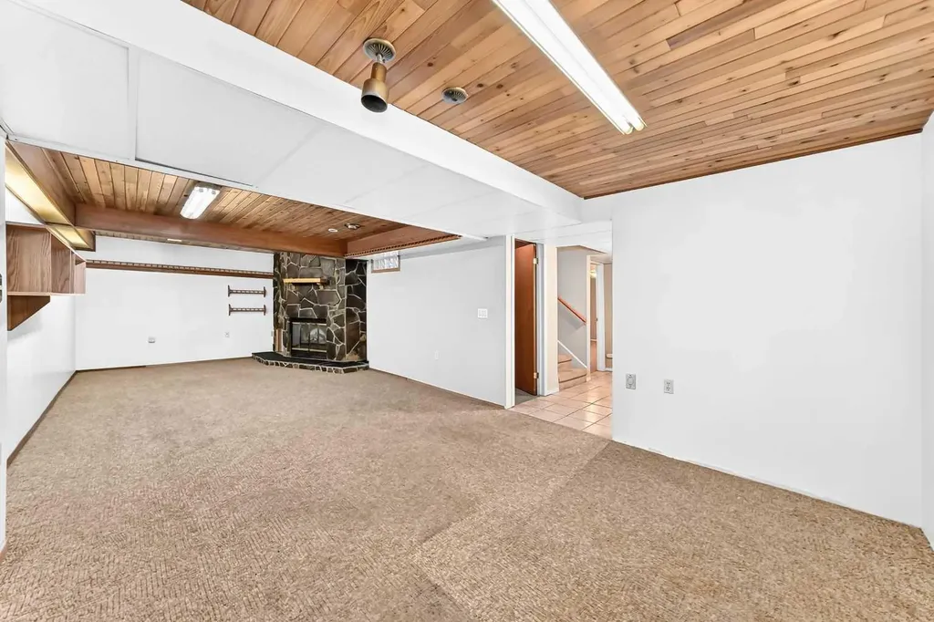 336 Rundlehill Drive NE Calgary AB T1Y2Y2