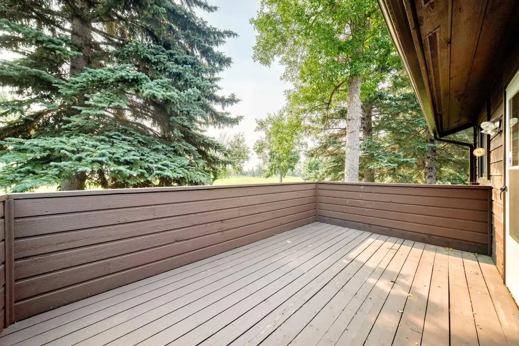 336 Rundlehill Drive NE Calgary AB T1Y2Y2