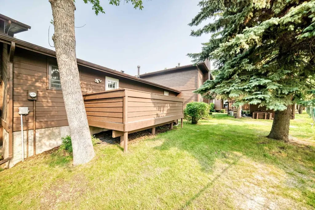 336 Rundlehill Drive NE Calgary AB T1Y2Y2