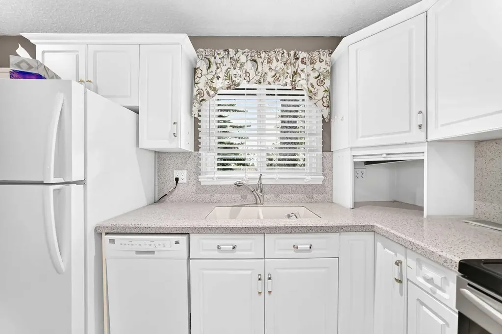 336 Rundlehill Drive NE Calgary AB T1Y2Y2