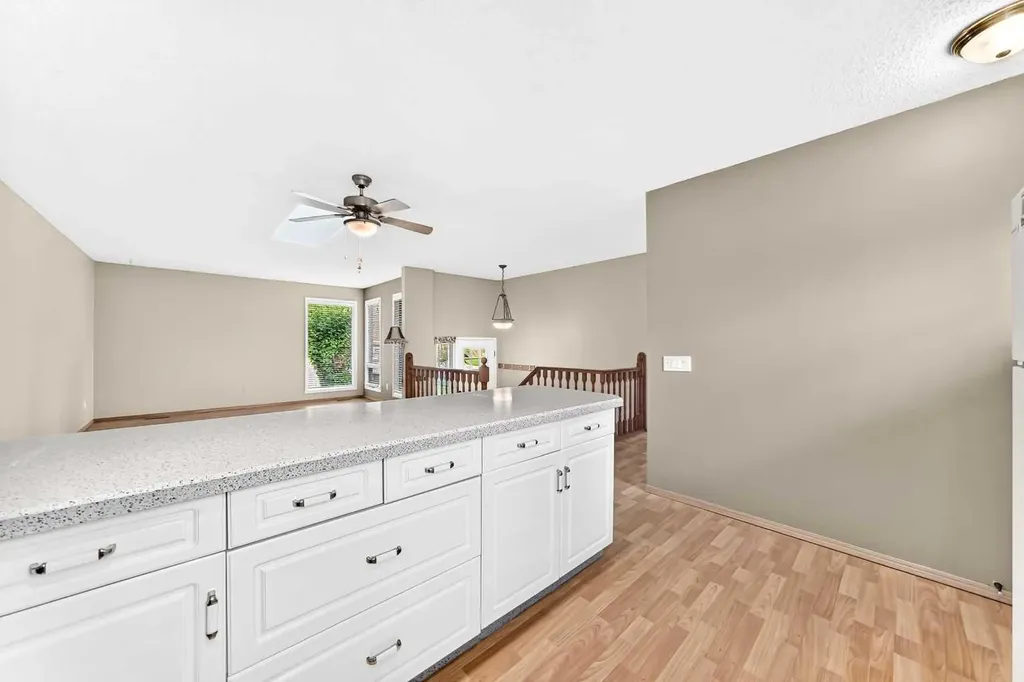 336 Rundlehill Drive NE Calgary AB T1Y2Y2