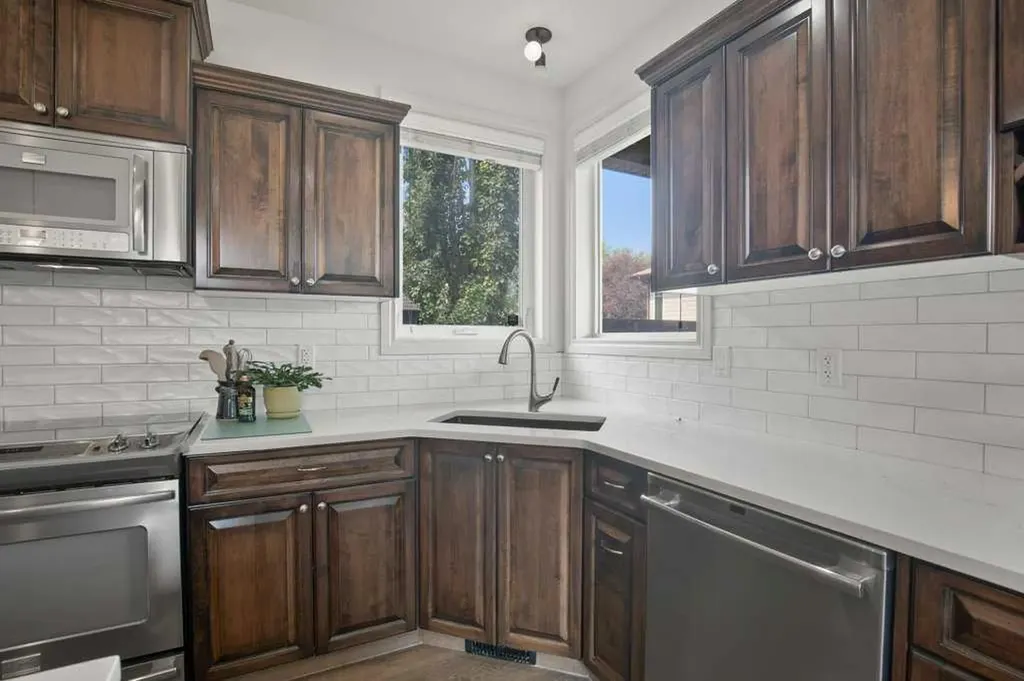 46 Bannerman Close Red Deer AB T4R 0L8