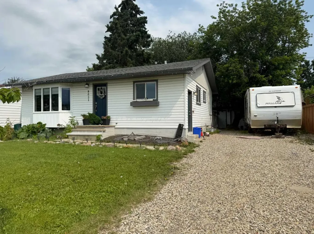8621 100 Street Grande Prairie AB T8V 2J9