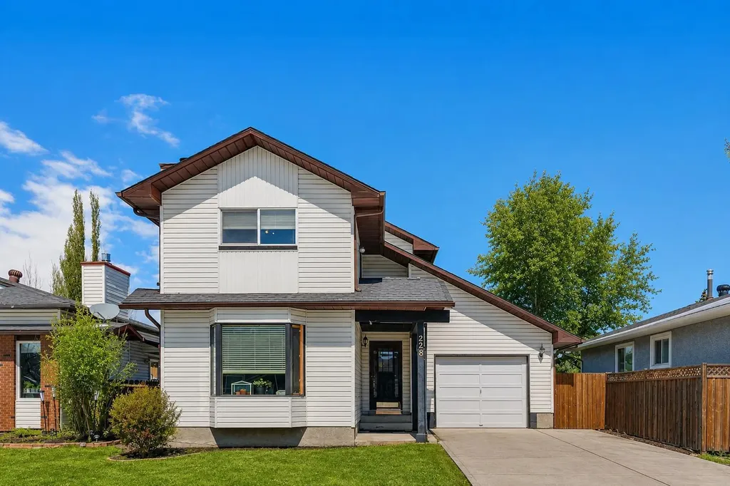 228 Marquis Place SE Airdrie AB T4A 1Y4