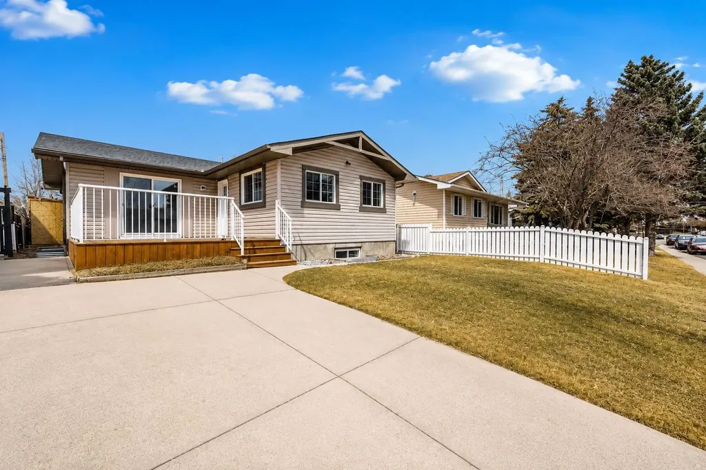 755 Penbrooke Road SE Calgary AB T2A 3T3