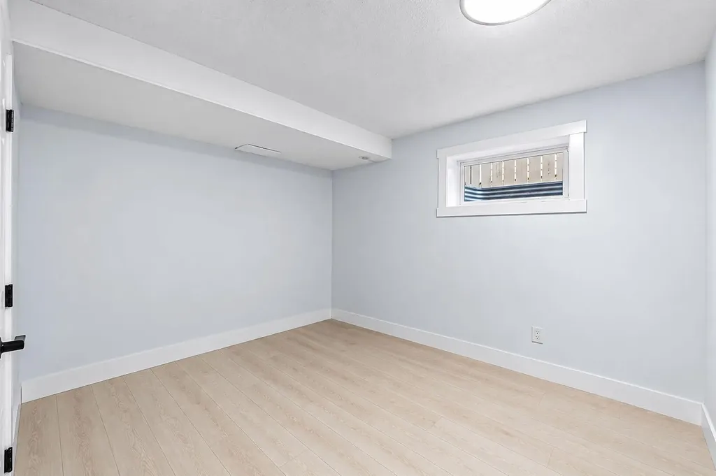 755 Penbrooke Road SE Calgary AB T2A 3T3