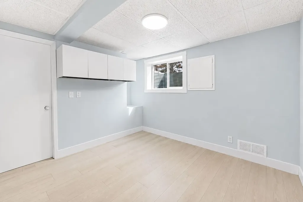 755 Penbrooke Road SE Calgary AB T2A 3T3