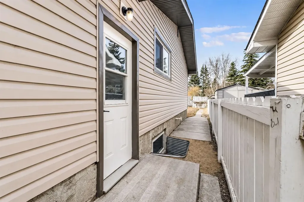755 Penbrooke Road SE Calgary AB T2A 3T3