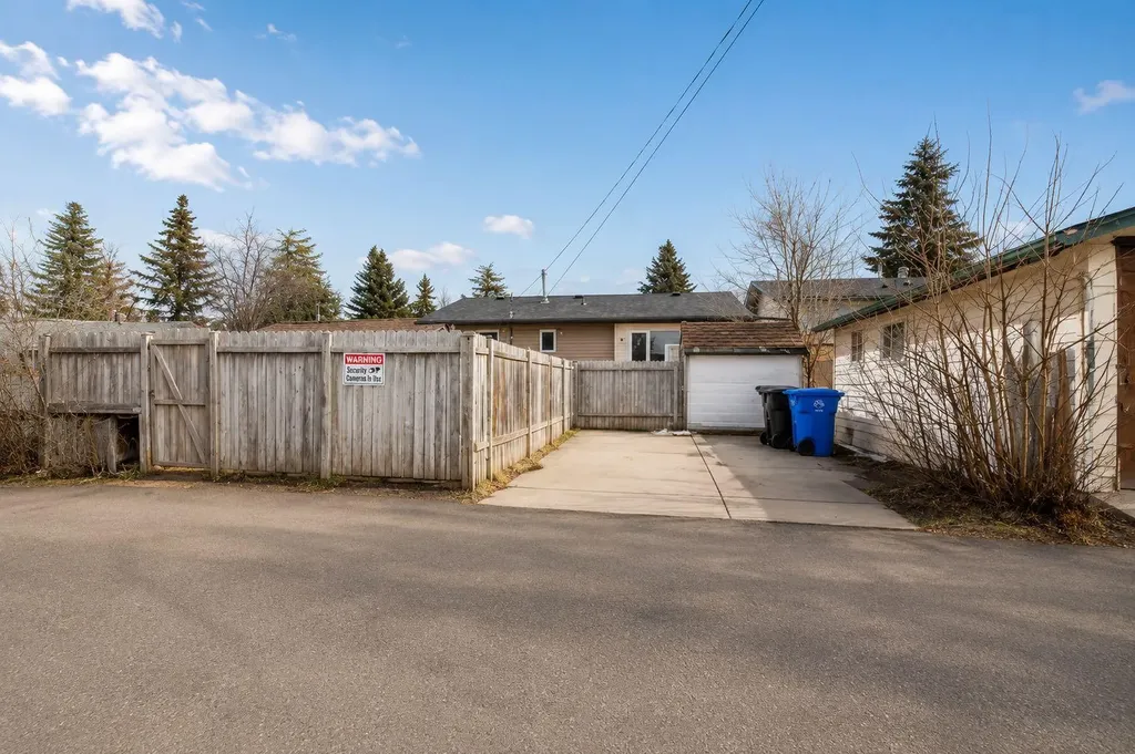 755 Penbrooke Road SE Calgary AB T2A 3T3