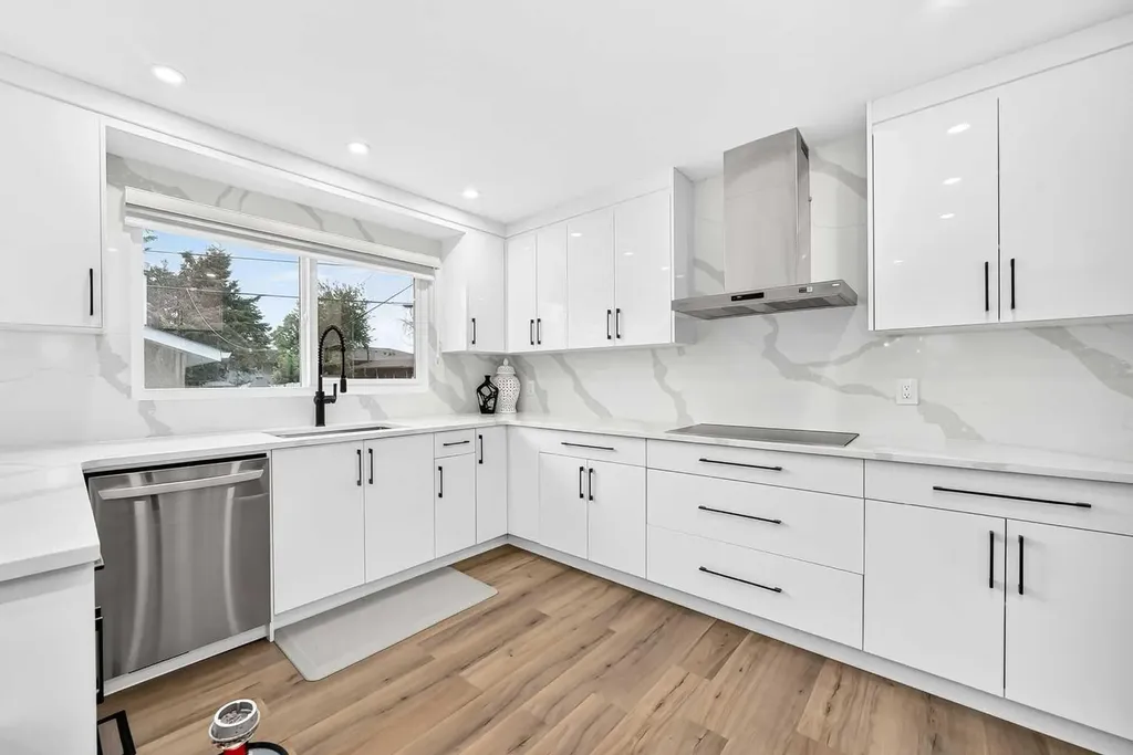 615 Marian Crescent NE Calgary AB T2A 2Y5