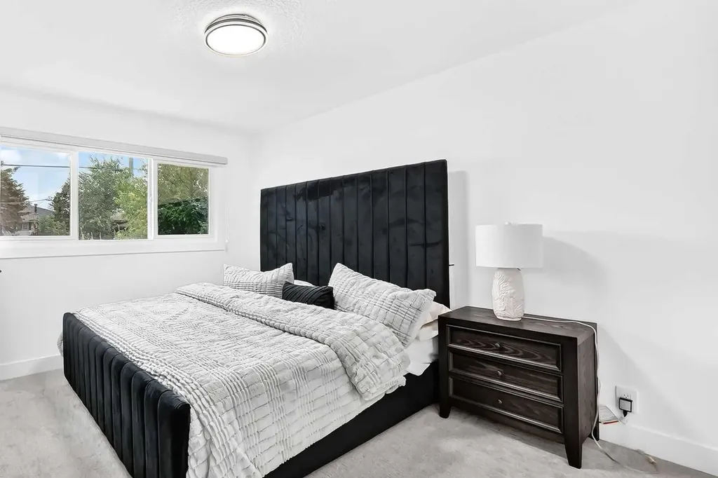 615 Marian Crescent NE Calgary AB T2A 2Y5