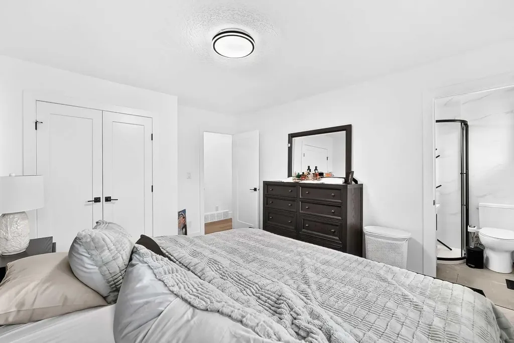 615 Marian Crescent NE Calgary AB T2A 2Y5