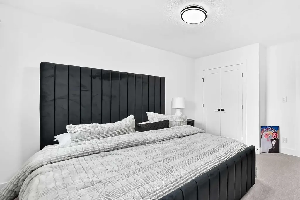 615 Marian Crescent NE Calgary AB T2A 2Y5