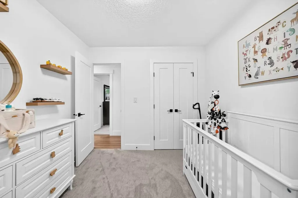 615 Marian Crescent NE Calgary AB T2A 2Y5