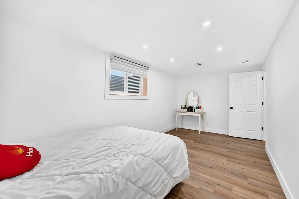 615 Marian Crescent NE Calgary AB T2A 2Y5