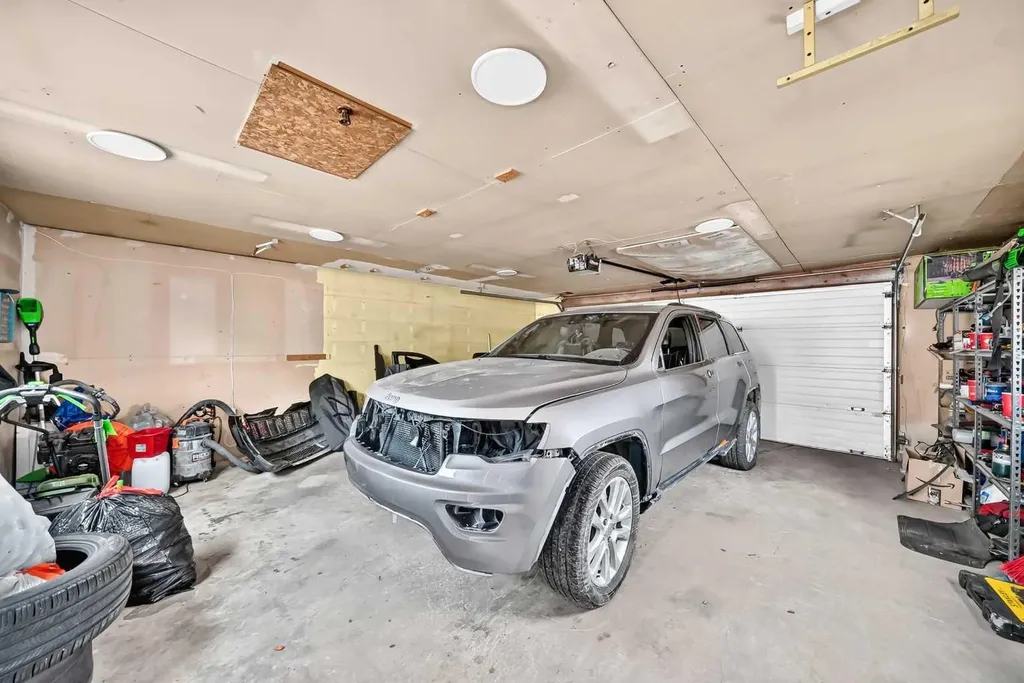 615 Marian Crescent NE Calgary AB T2A 2Y5
