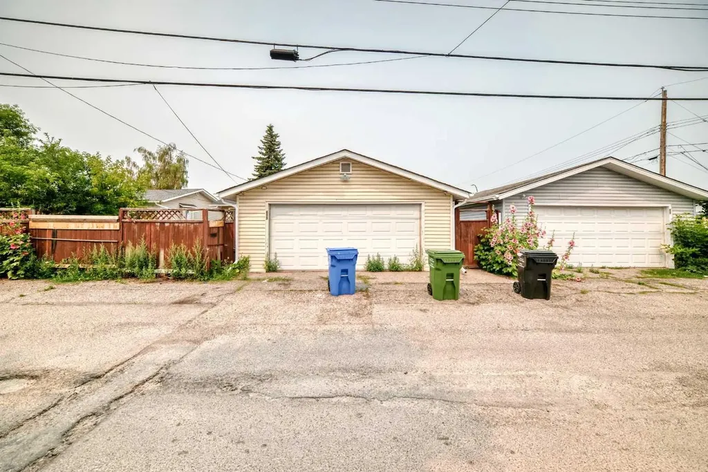 615 Marian Crescent NE Calgary AB T2A 2Y5
