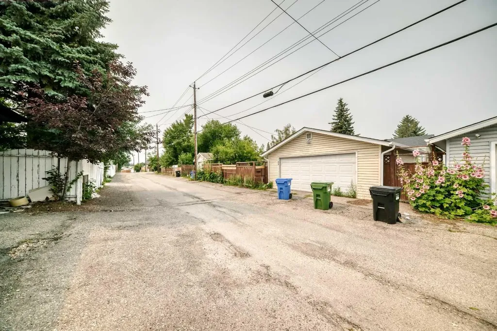 615 Marian Crescent NE Calgary AB T2A 2Y5