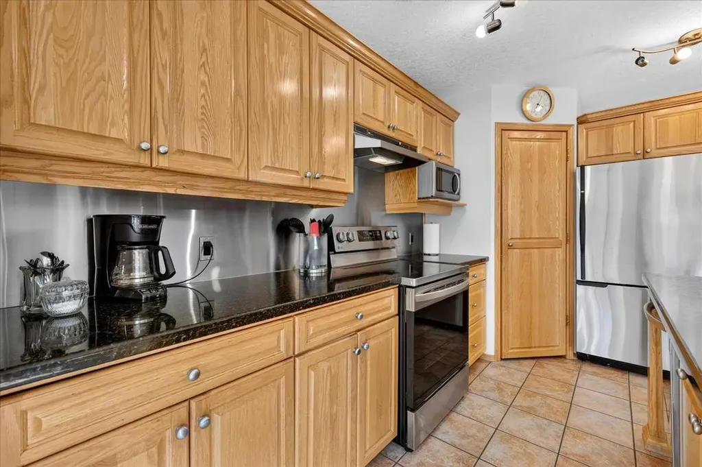 23 Cranfield Crescent SE Calgary AB T3M 1A6