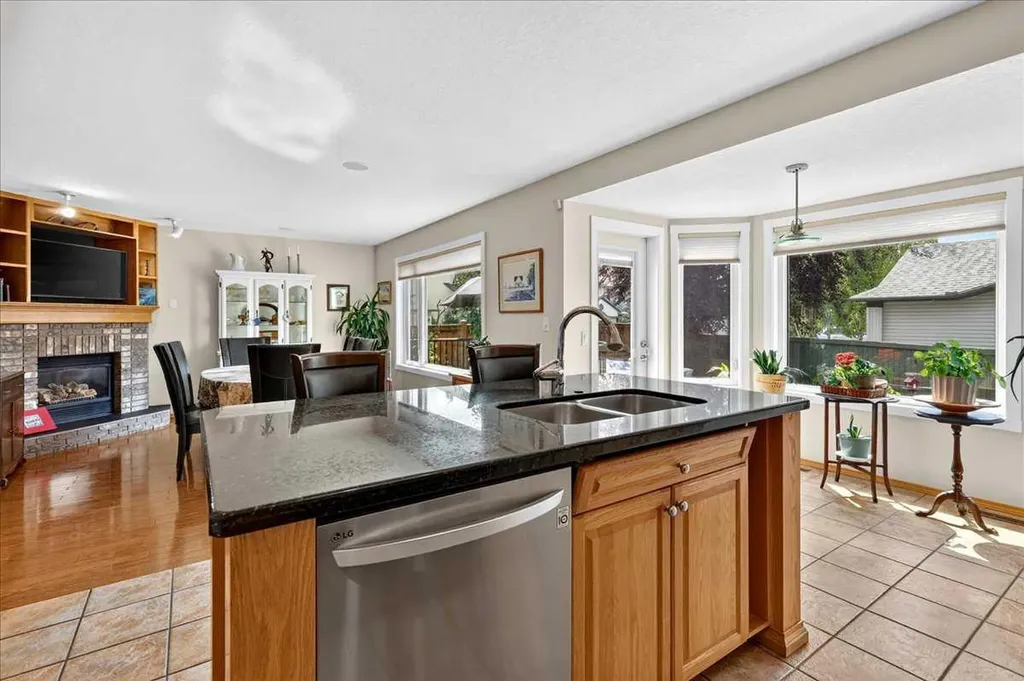23 Cranfield Crescent SE Calgary AB T3M 1A6