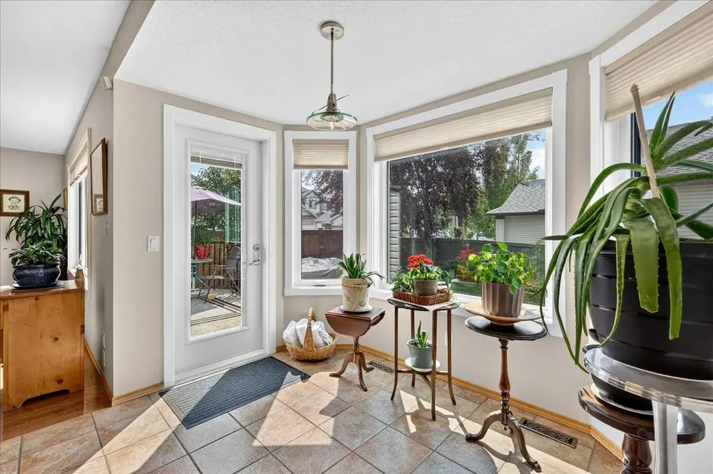 23 Cranfield Crescent SE Calgary AB T3M 1A6