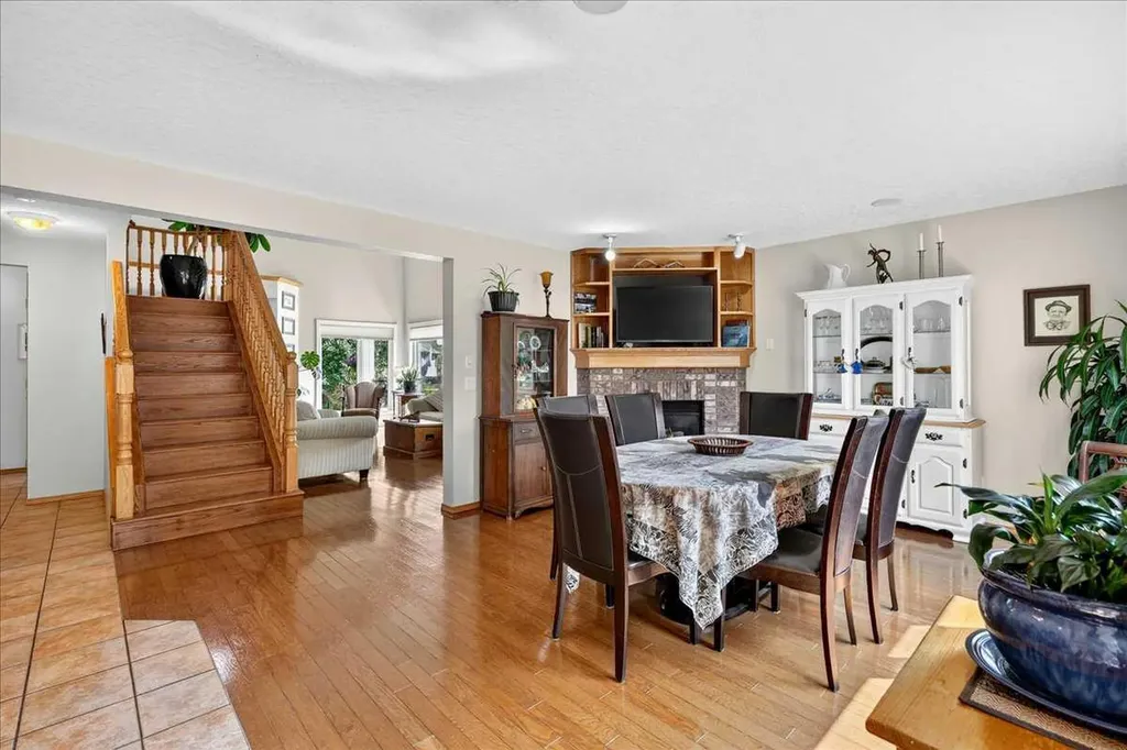 23 Cranfield Crescent SE Calgary AB T3M 1A6