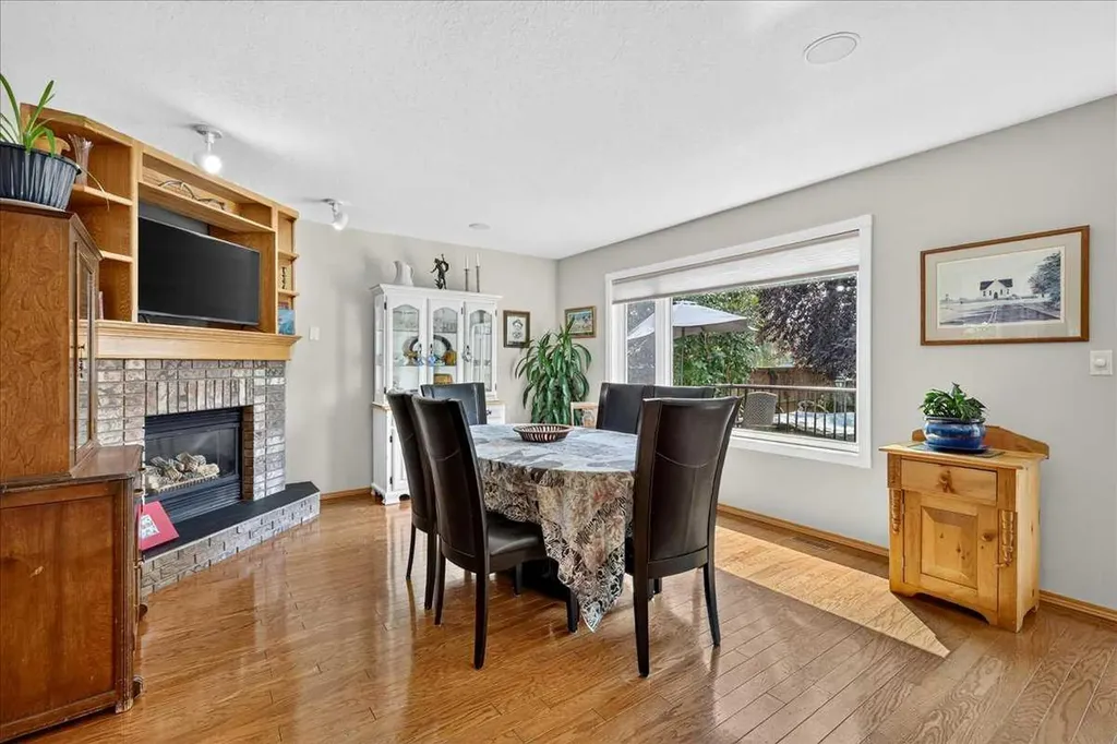 23 Cranfield Crescent SE Calgary AB T3M 1A6