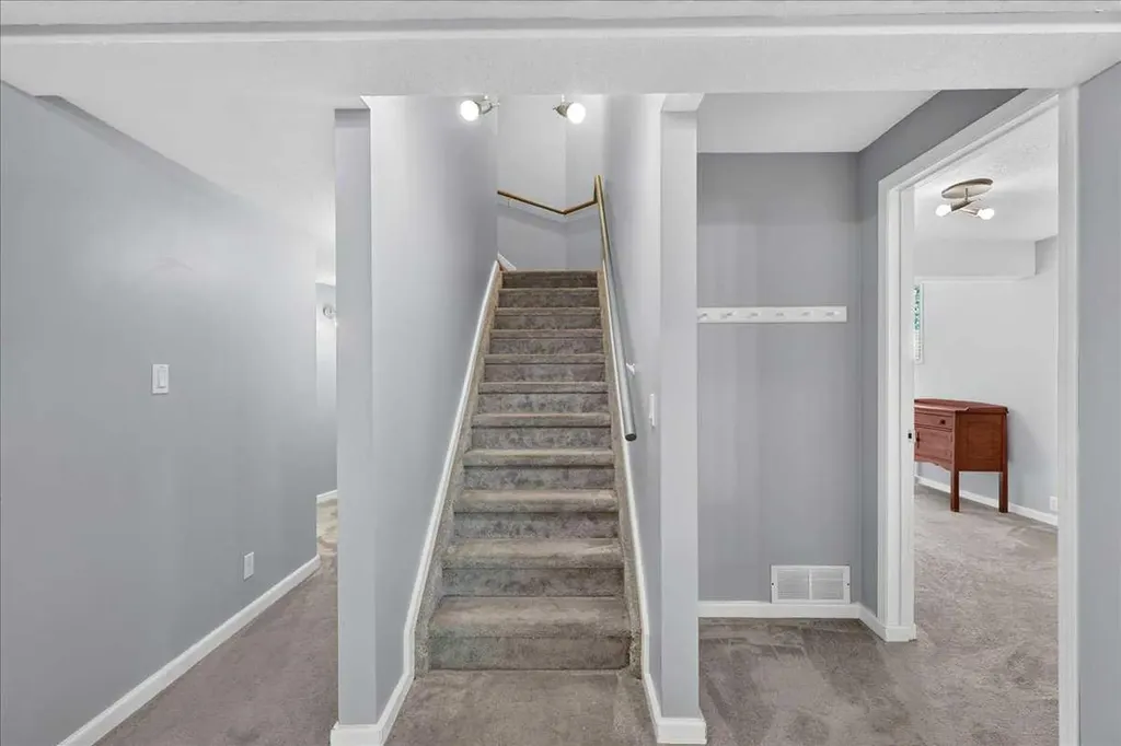 23 Cranfield Crescent SE Calgary AB T3M 1A6