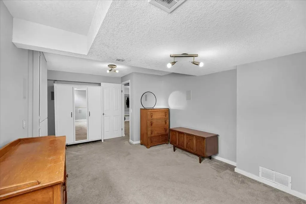 23 Cranfield Crescent SE Calgary AB T3M 1A6
