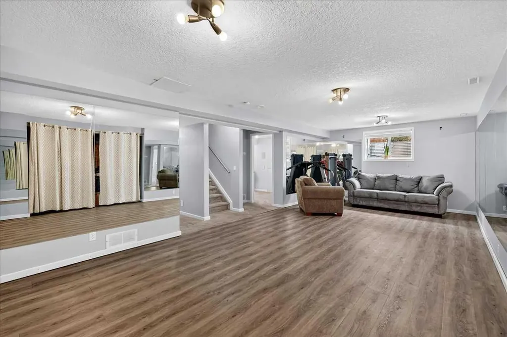 23 Cranfield Crescent SE Calgary AB T3M 1A6