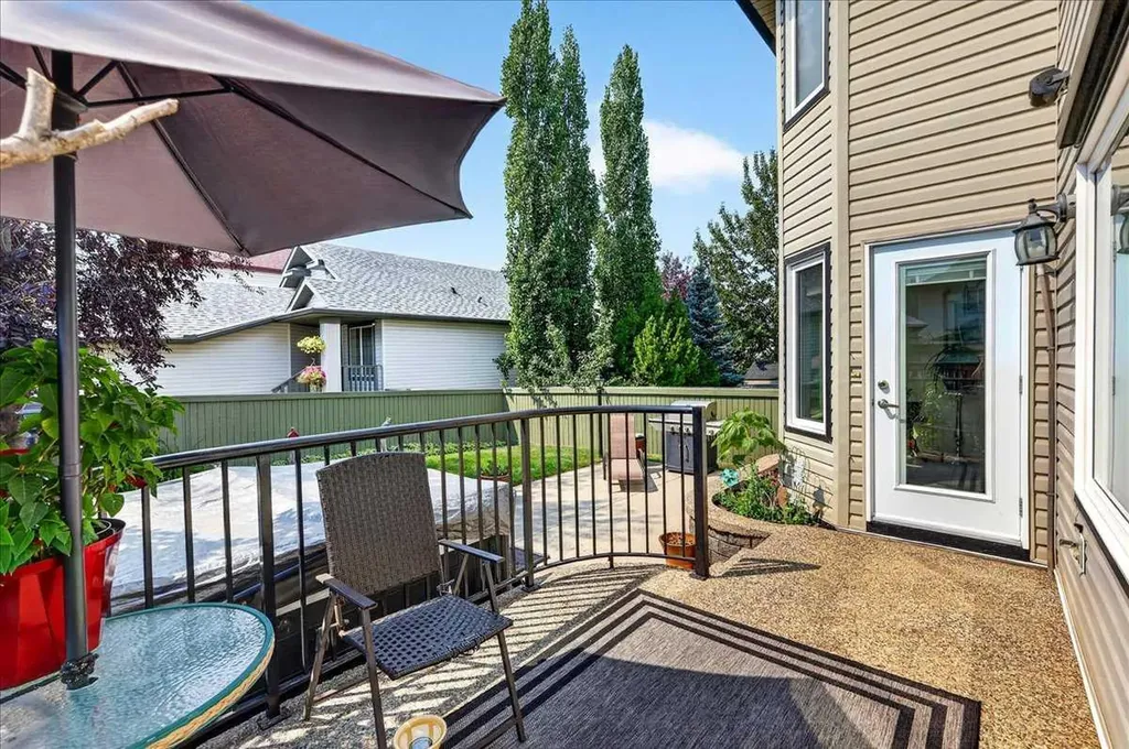23 Cranfield Crescent SE Calgary AB T3M 1A6
