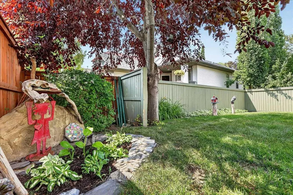 23 Cranfield Crescent SE Calgary AB T3M 1A6