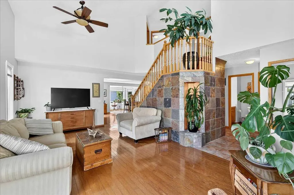 23 Cranfield Crescent SE Calgary AB T3M 1A6