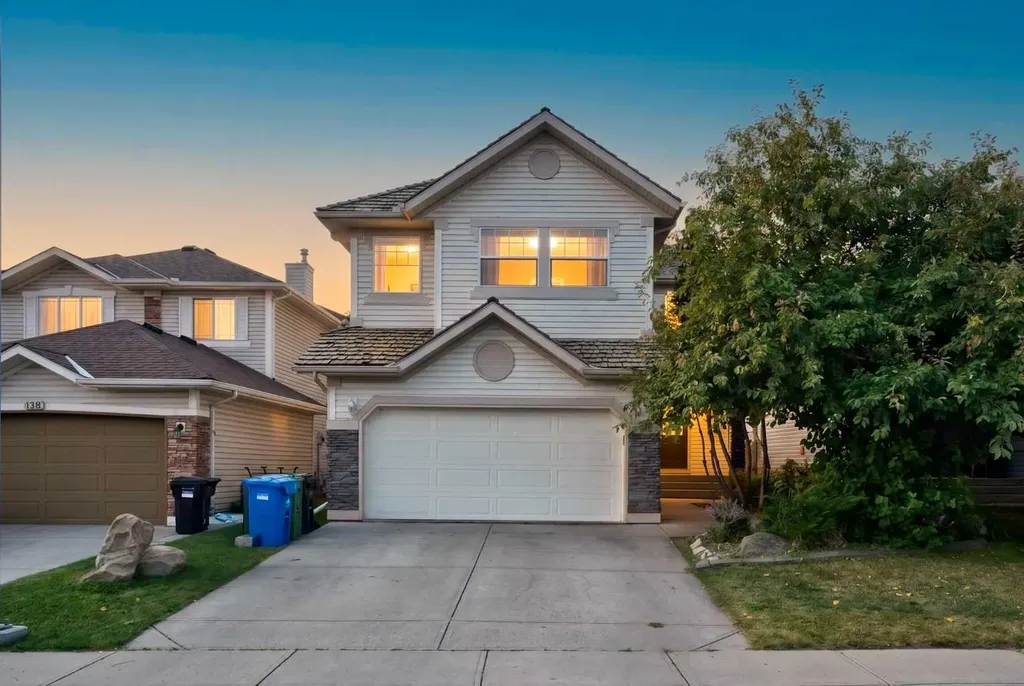 137 Douglas Glen Manor SE Calgary AB T2Z 3Y5