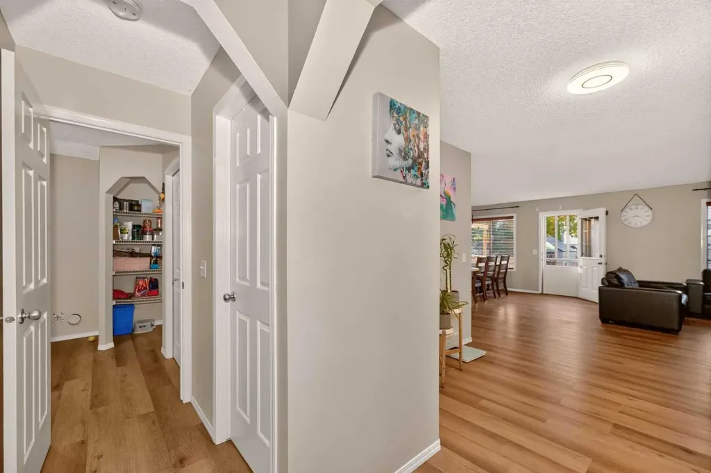 137 Douglas Glen Manor SE Calgary AB T2Z 3Y5