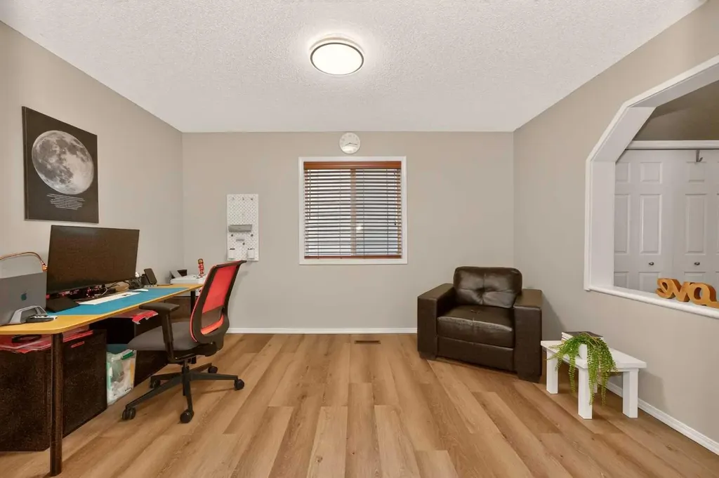 137 Douglas Glen Manor SE Calgary AB T2Z 3Y5