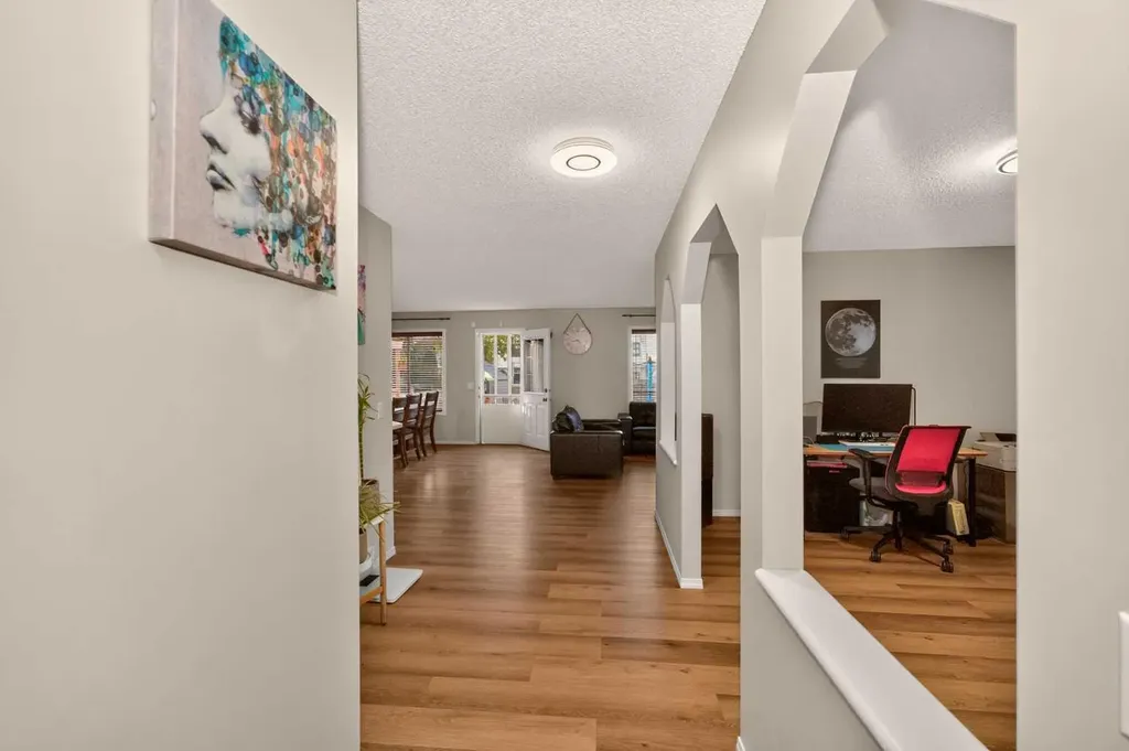 137 Douglas Glen Manor SE Calgary AB T2Z 3Y5