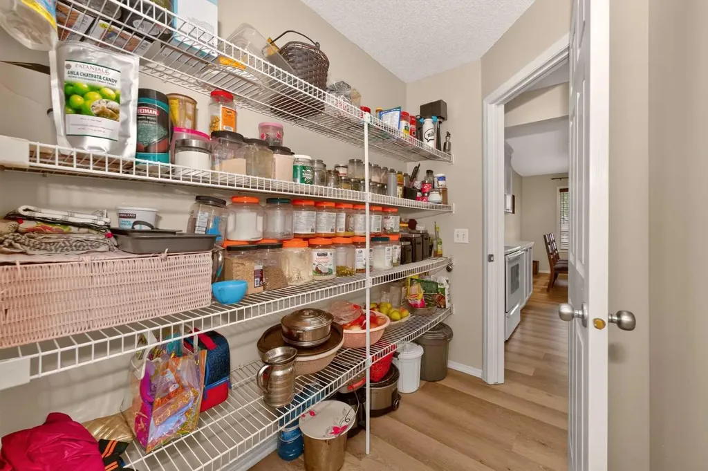 137 Douglas Glen Manor SE Calgary AB T2Z 3Y5