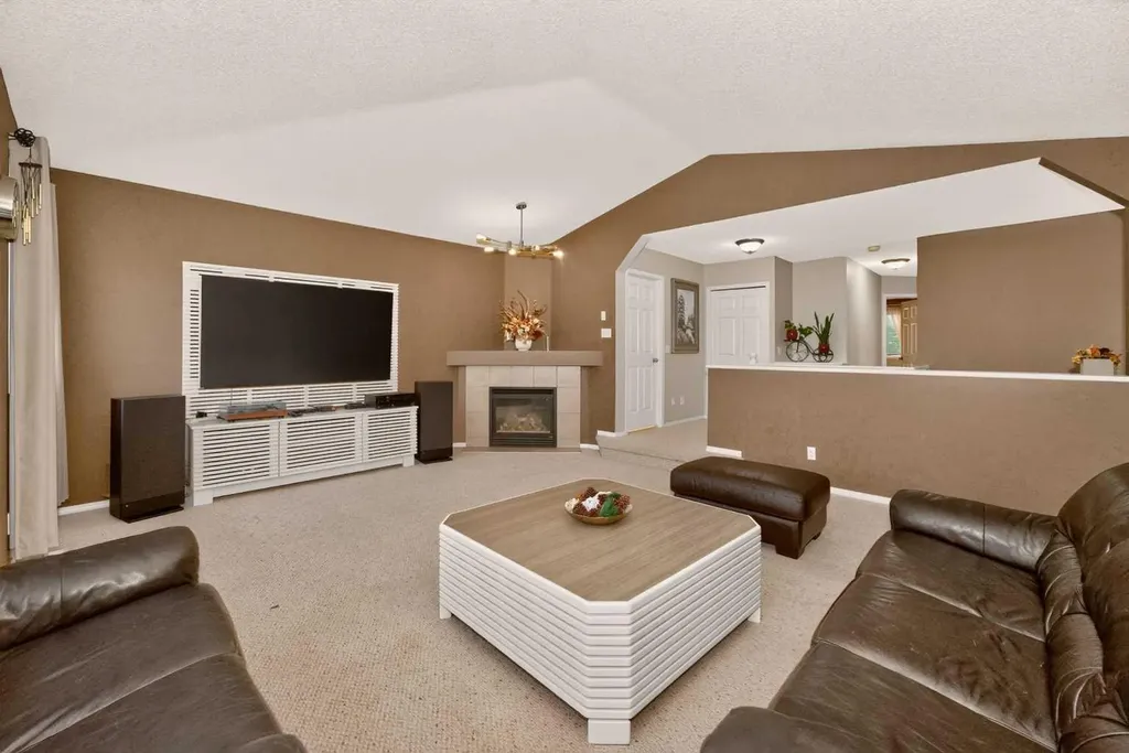137 Douglas Glen Manor SE Calgary AB T2Z 3Y5